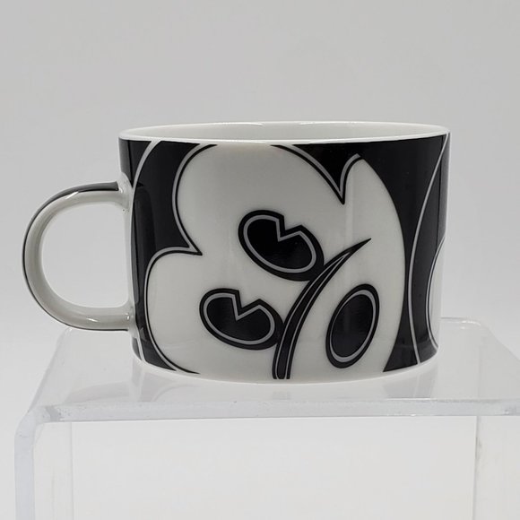 Disney Dimensions Japan - Black & White Mickey cups & saucers - Picture 9 of 16